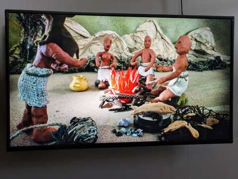 《史前餐會：翻動地層裡的飲食故事》定格動畫「想像一場史前餐會」。