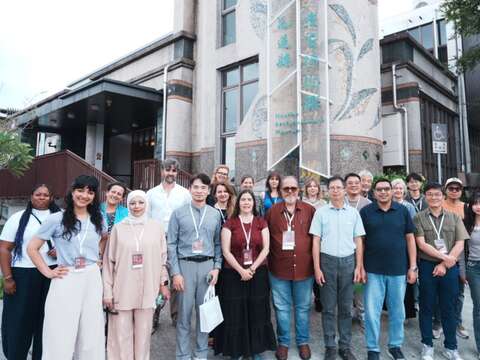 ICOM-ICME臺灣年會代表團於考古博物館合影